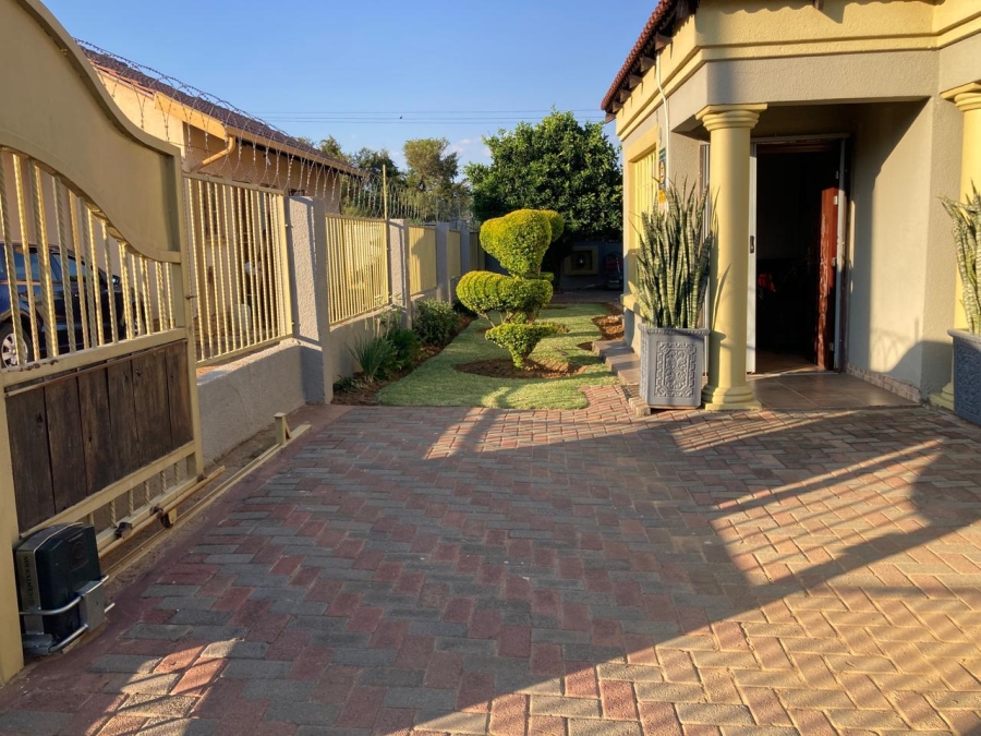 3 Bedroom Property for Sale in Tlhabane West North West